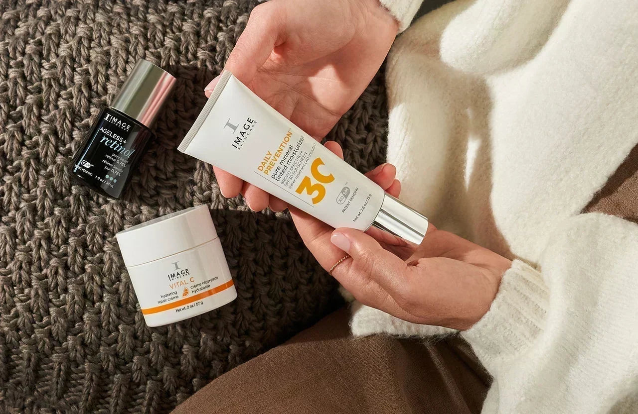 Huidverzorging in de herfst: zo pas je je skincare routine aan